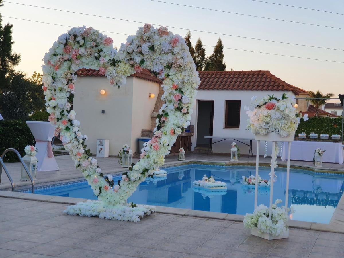 Larnaca Mansion Ideal For 3 Families Or More Exterior foto