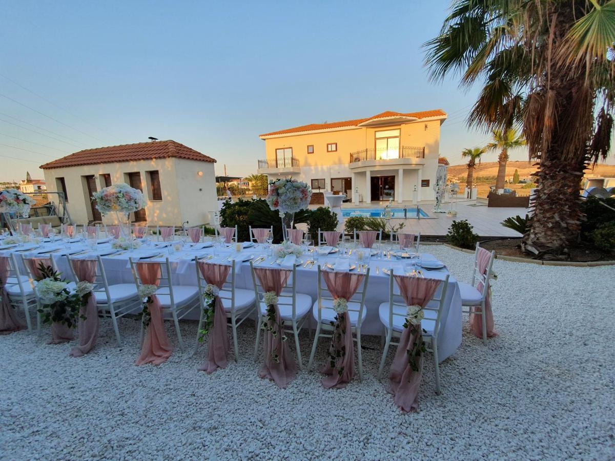 Larnaca Mansion Ideal For 3 Families Or More Exterior foto