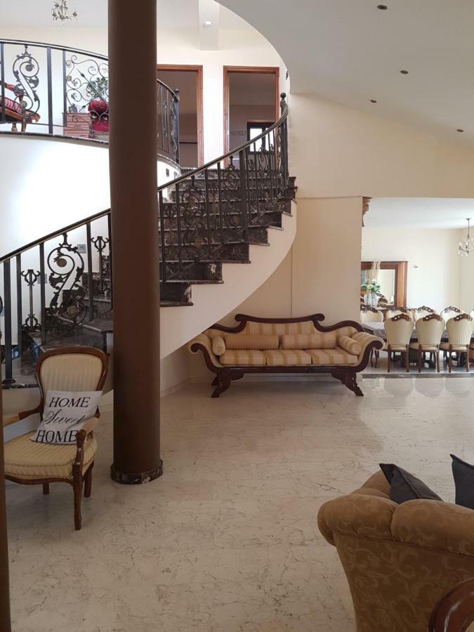 Larnaca Mansion Ideal For 3 Families Or More Exterior foto